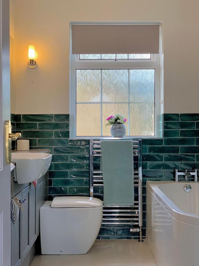 The Lake House Dungloe Exterior photo